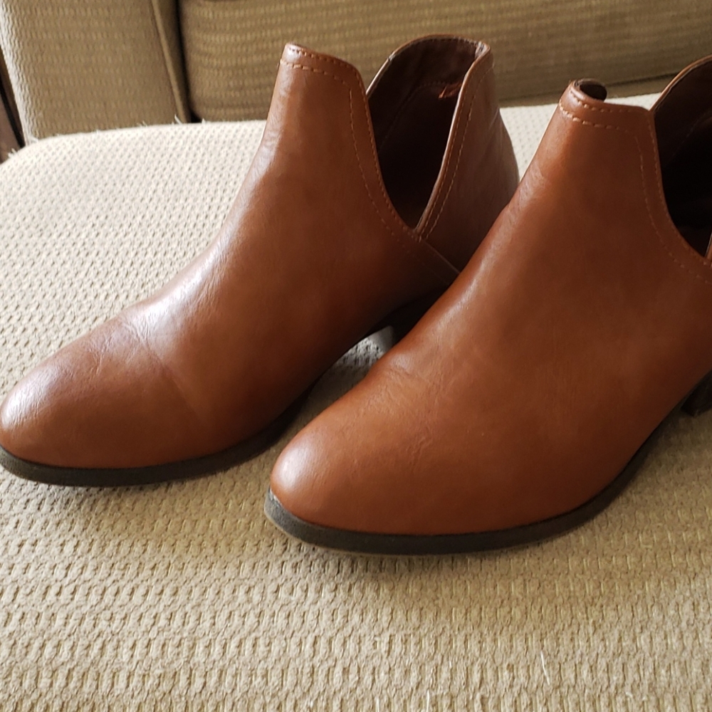 Low boots